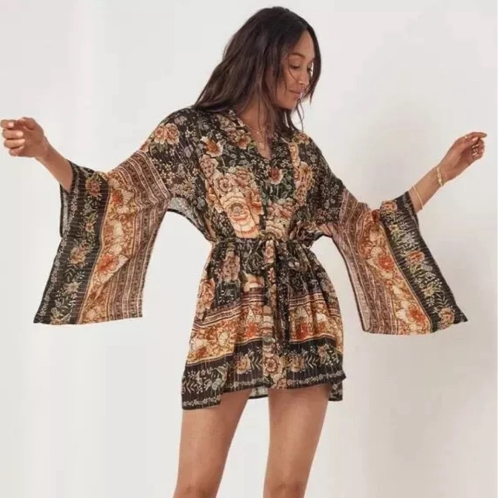 Spell and the Gypsy Collective Mystic short robe kimono M/L